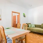 公寓 Rombon Klavdij With Free Onsite Parking