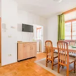 Rombon Klavdij With Free Onsite Parking *