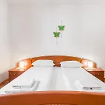 Apartment Rombon Klavdij With Free Onsite Parking