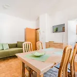 Rombon Klavdij With Free Onsite Parking *