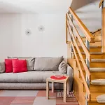 Rombon Klavdij With Free Onsite Parking *