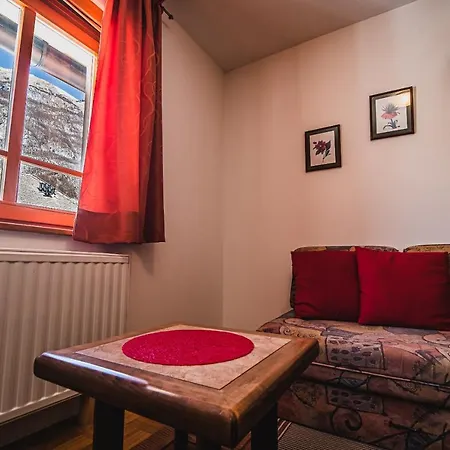 Rombon Klavdij With Free Onsite Parking *