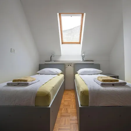 Rombon Klavdij With Free Onsite Parking