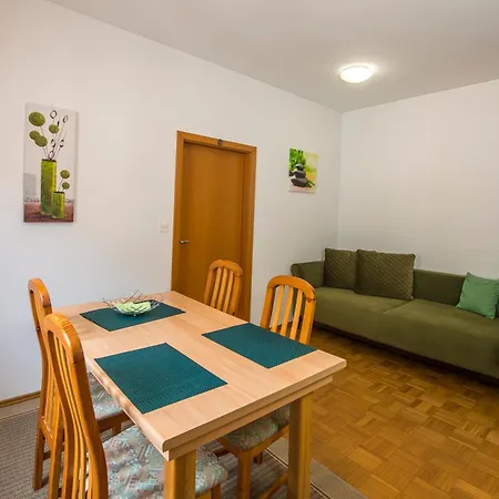 Rombon Klavdij With Free Onsite Parking Apartman