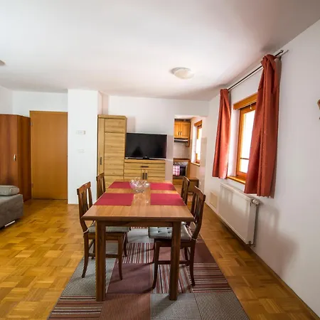 Rombon Klavdij With Free Onsite Parking *