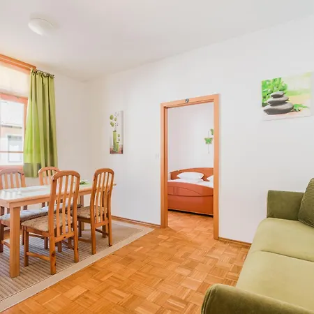 Rombon Klavdij With Free Onsite Parking Apartment