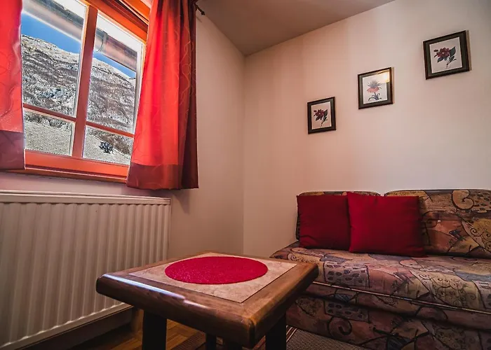 Rombon Klavdij With Free Onsite Parking *