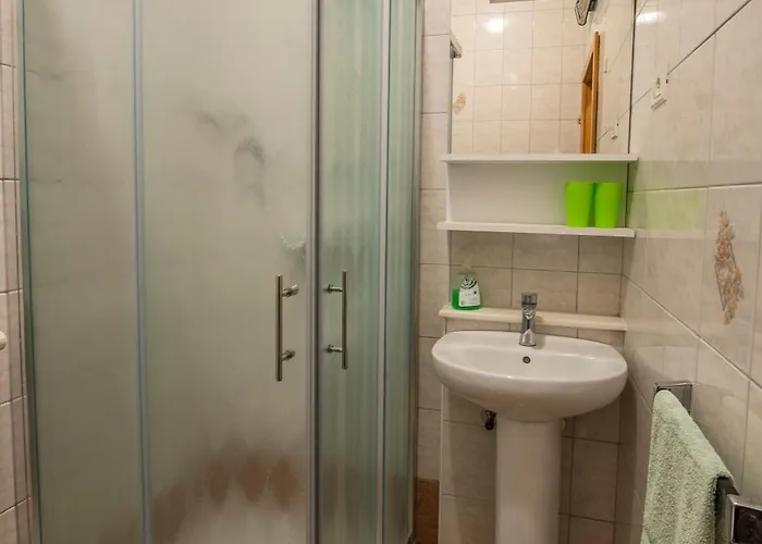 Rombon Klavdij With Free Onsite Parking *