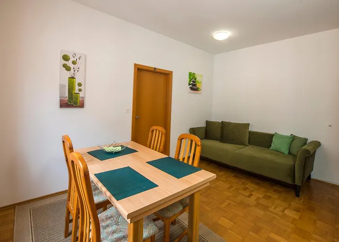 Rombon Klavdij With Free Onsite Parking דירה