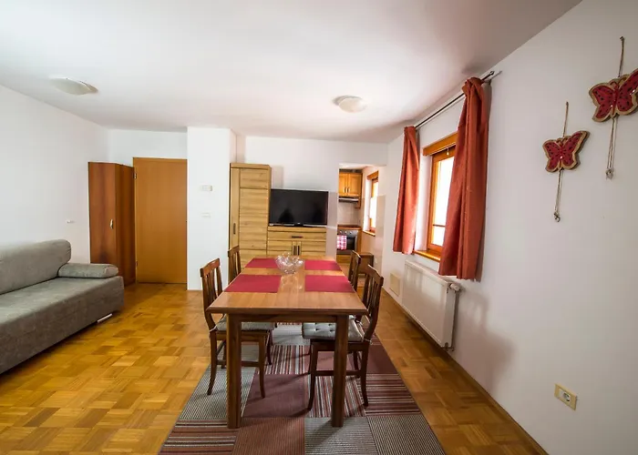 Rombon Klavdij With Free Onsite Parking *