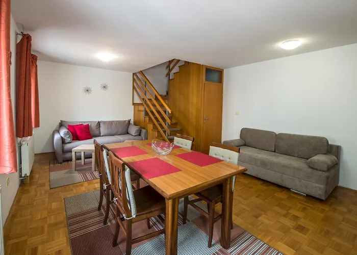 דירה Rombon Klavdij With Free Onsite Parking בובק